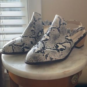 ❤️❤️ SNAKESKIN MULES MADE IN ITALY❤️❤️